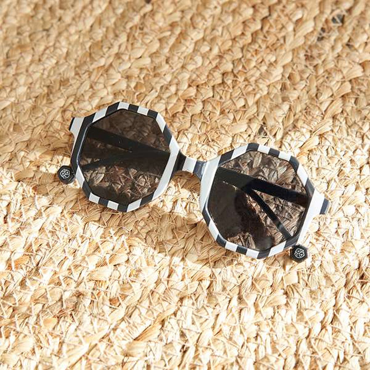 Octagon Sunglasses,White, large image number 2