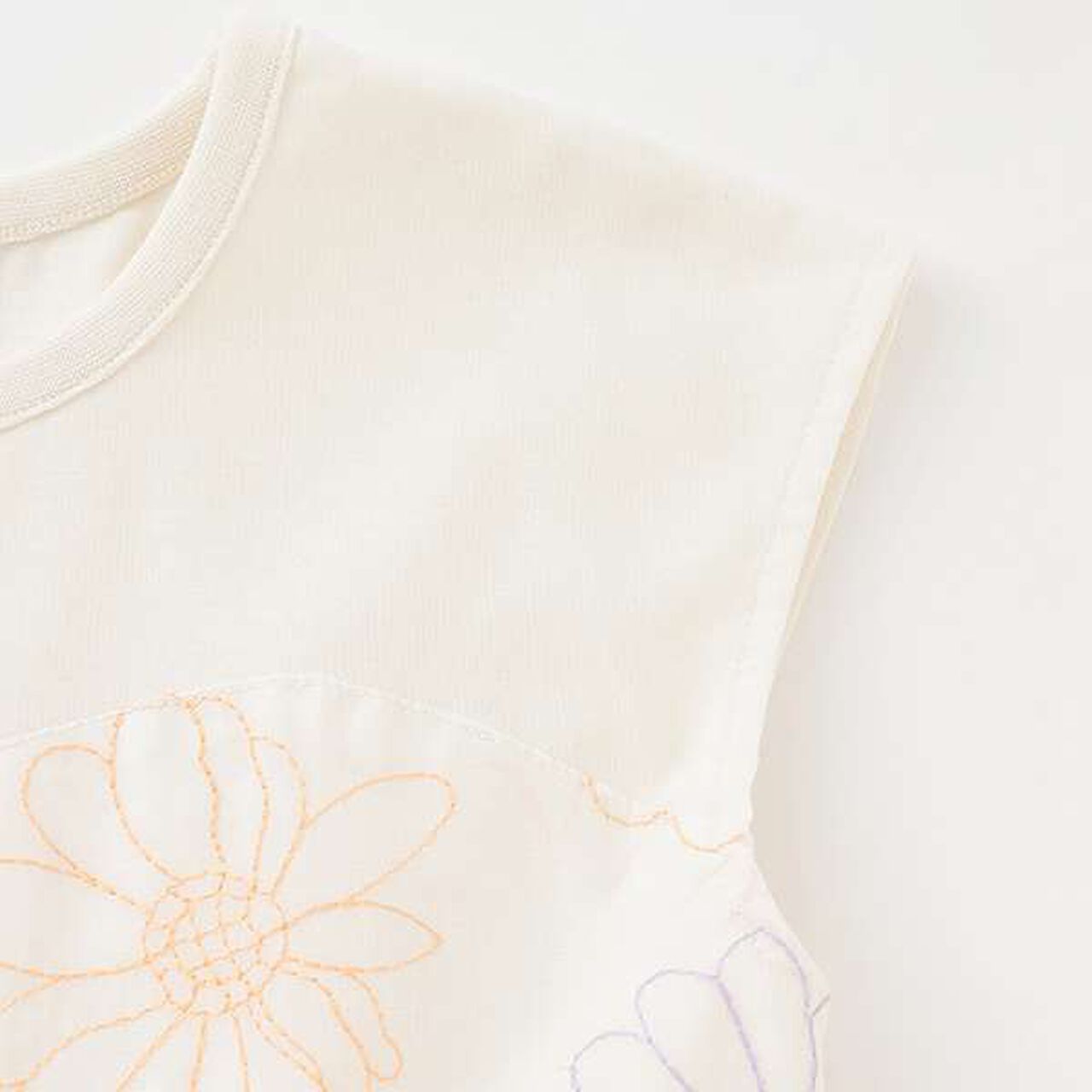 [Link] Flower Embroidery Docking T-Shirt,Black, large image number 3