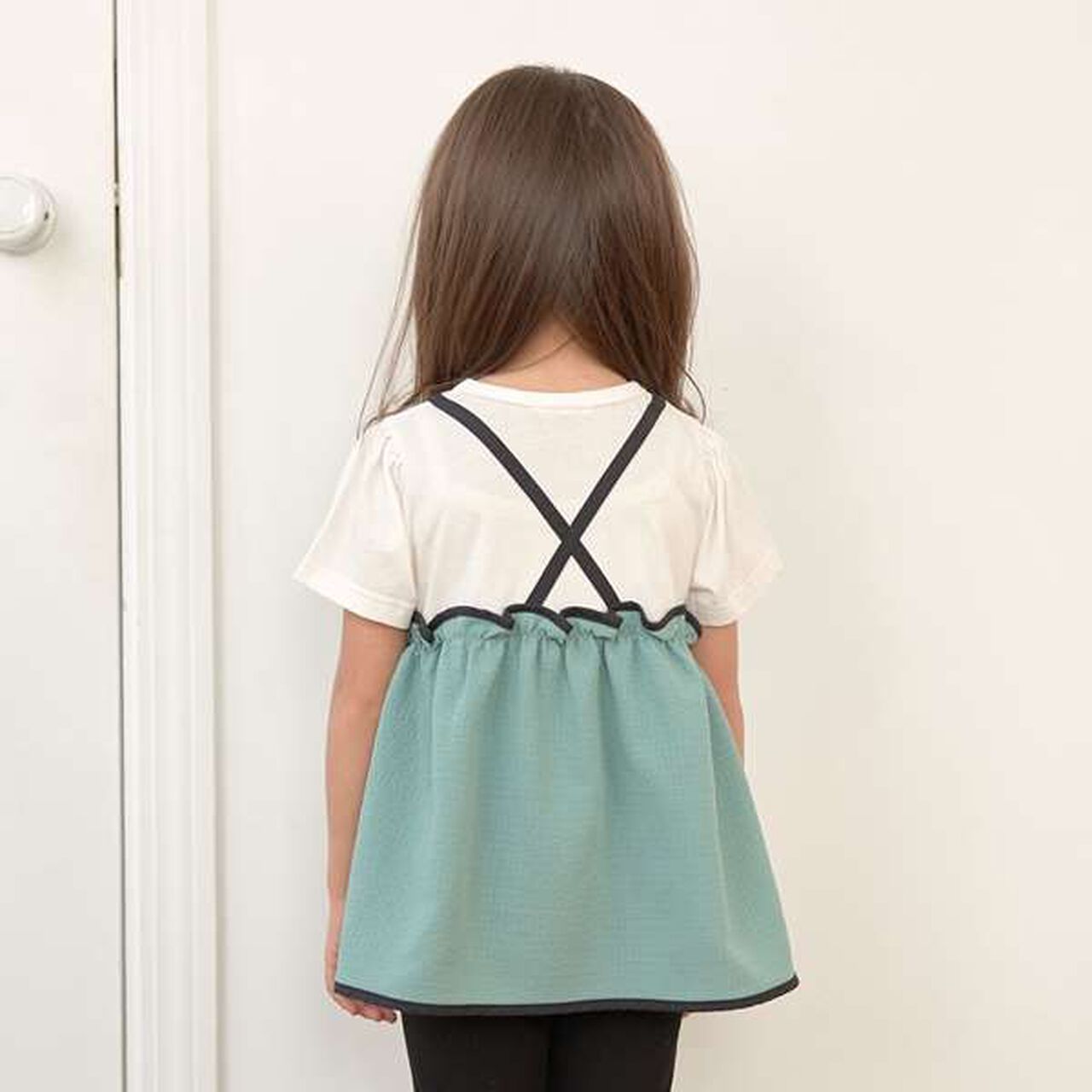 Bi-Color Camisole Docking Top,Cream, large image number 9