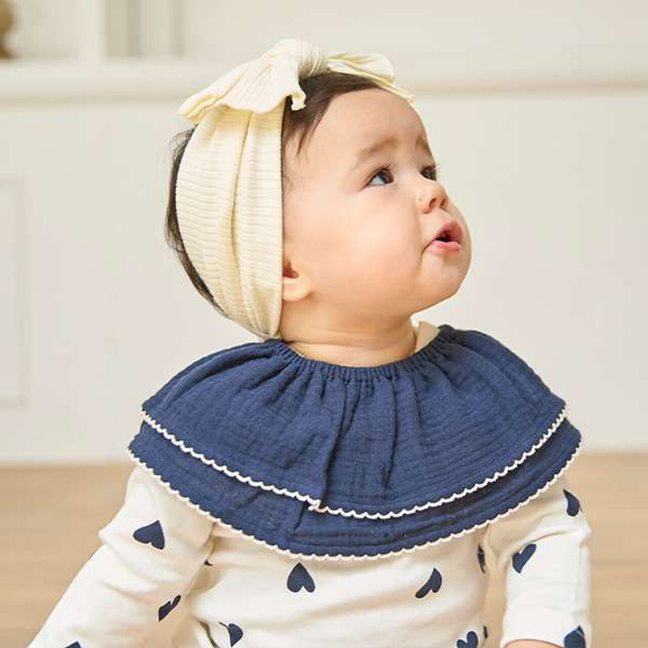 Frill Collar Bib with Pikomi Shin,Navy, large image number 0