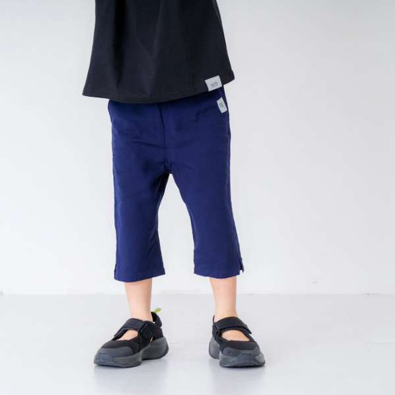 [Cool Touch] Relaxed One-Mile 7/8 Pants,Charcoal gray, large image number 15