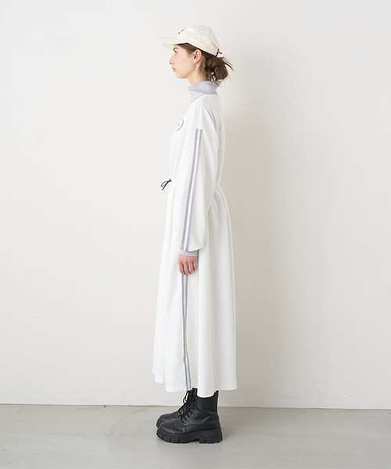 Track One-Piece Dress,Off white, large image number 11