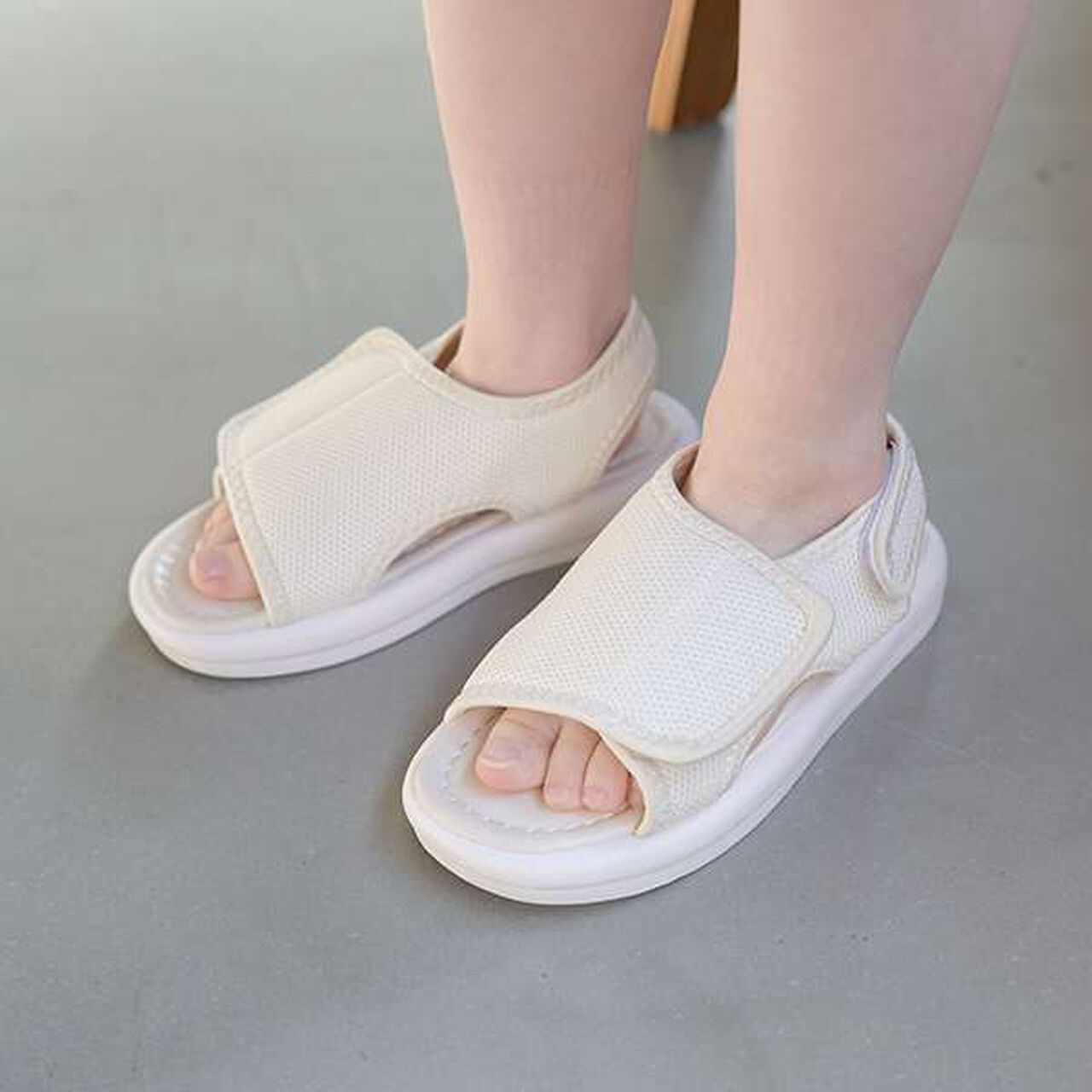 Easy-to-Wear Open Mesh Flat Sandals,Ivory, large image number 0