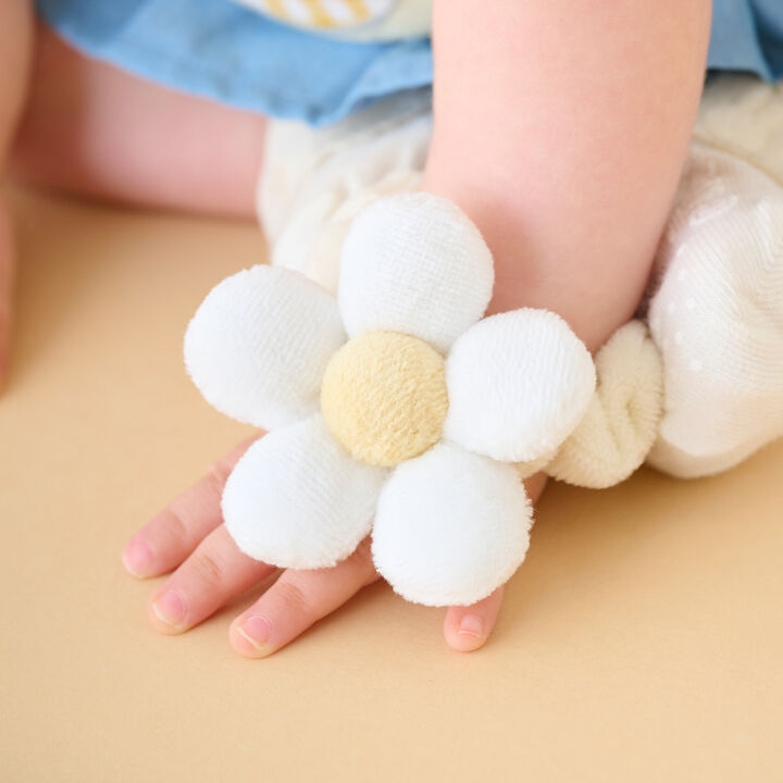 Flower Rattle,, medium