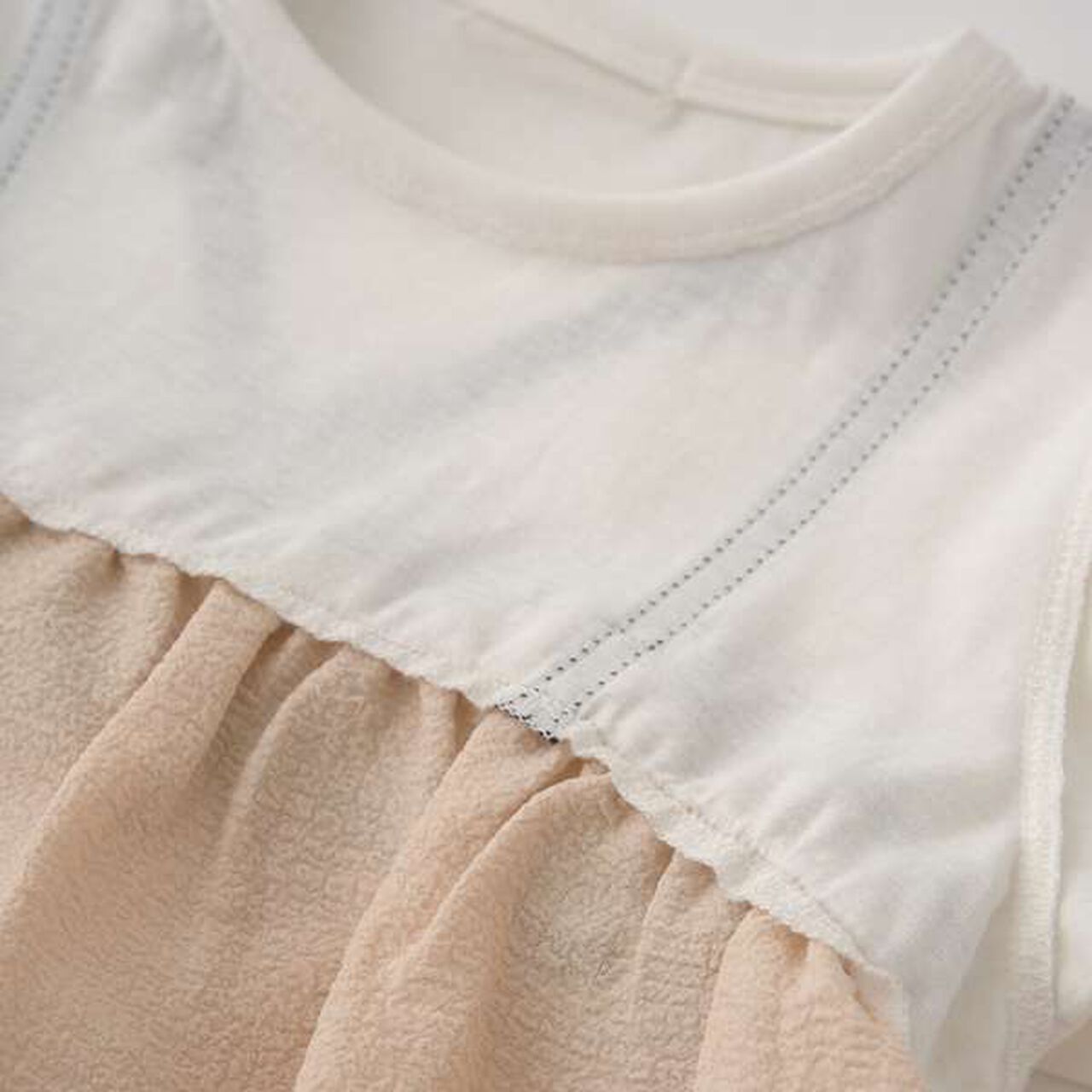 Bi-Color Camisole Docking Top,Cream, large image number 16