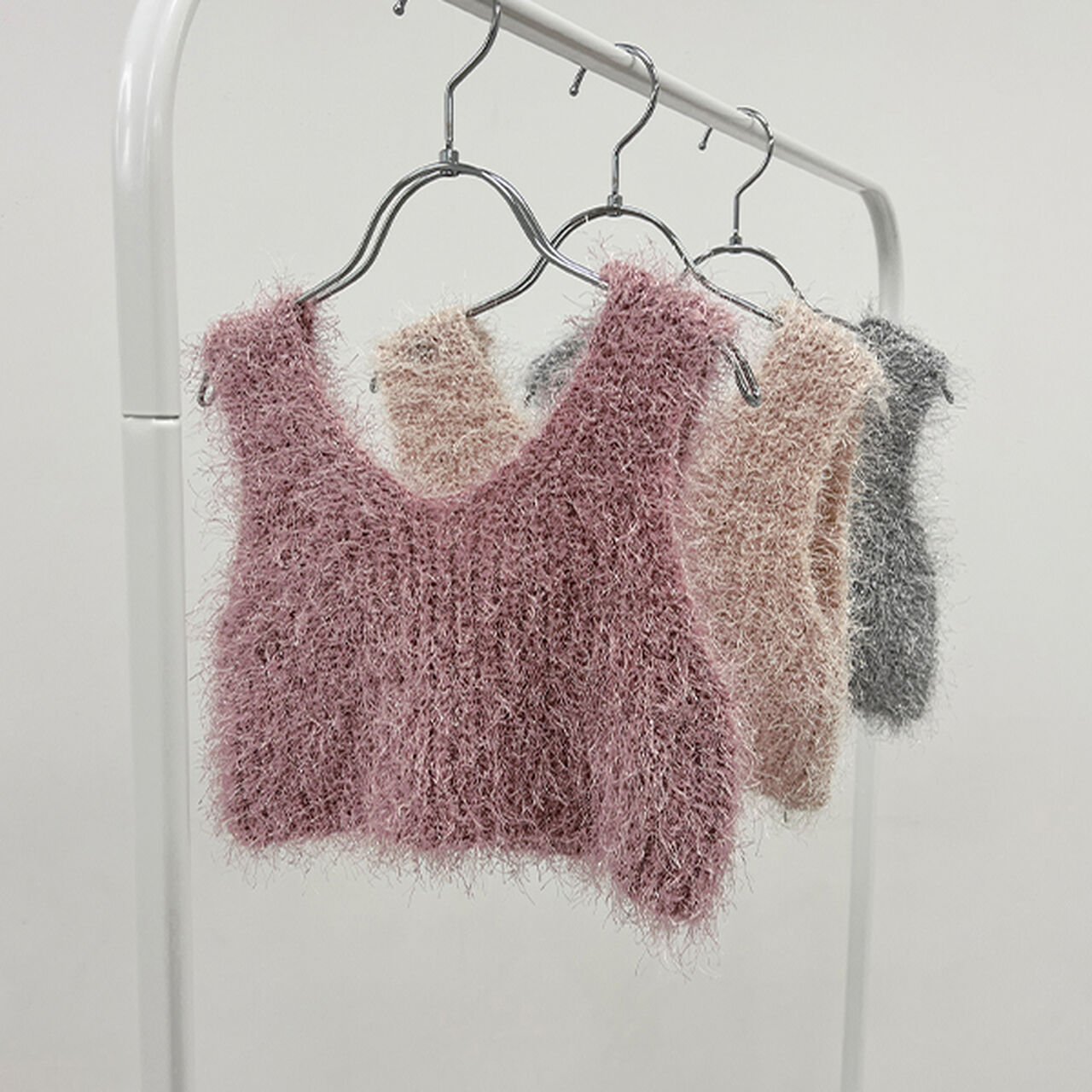 [Either Way Fine] Lame Feather Knit Vest,Light beige, large image number 12