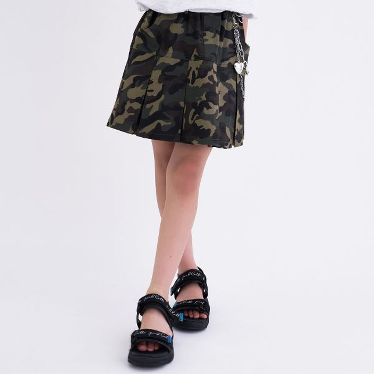 Chain-Accent Pleated Hem Skirt,Black, large image number 9