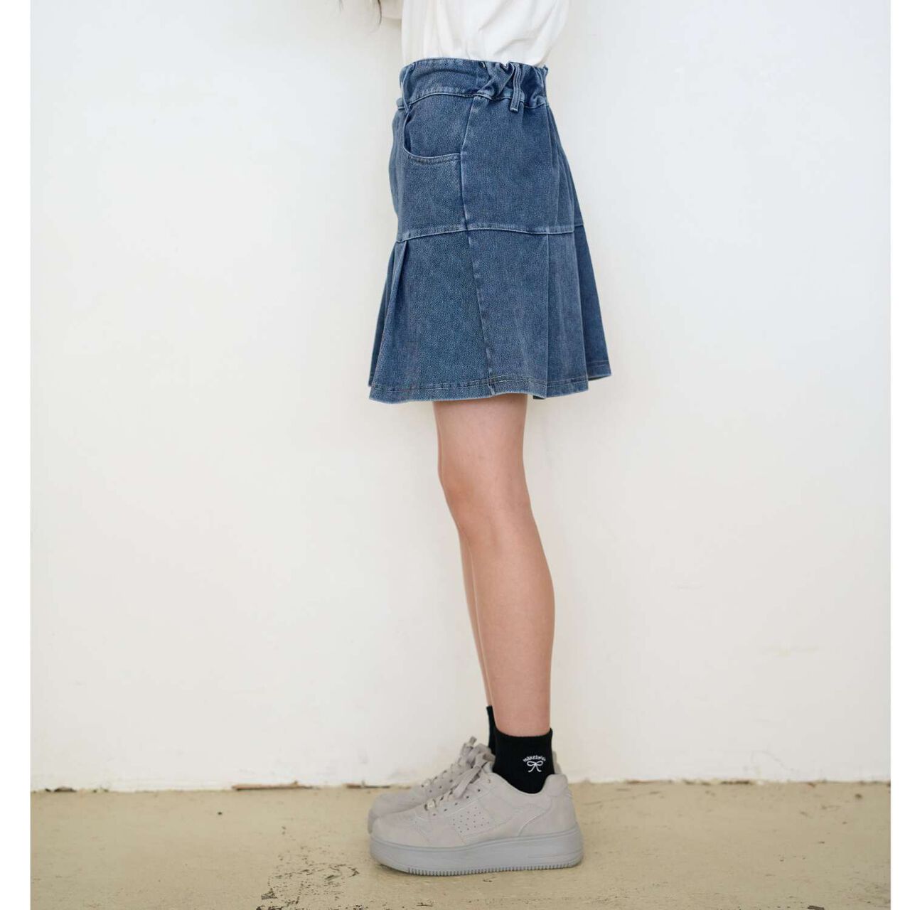 [Stretch] Denim-Look Cut Pleated Skirt,Blue, large image number 17