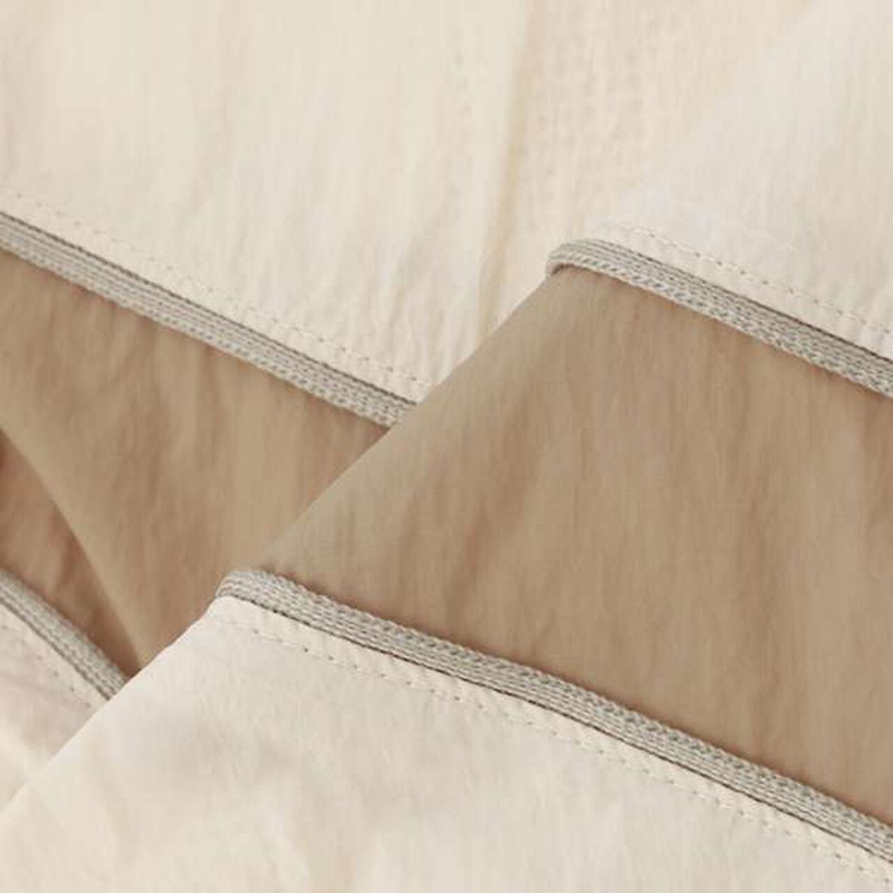 [AMI] Water-Repellent Hooded Balloon Light Bomber Jacket,Ivory, large image number 19