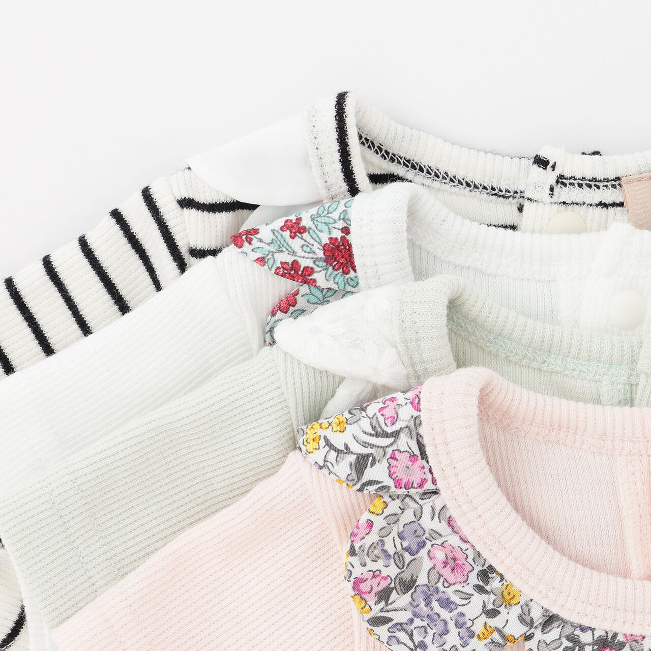 Short-Sleeve Scallop Trim Romper,Black, large image number 6