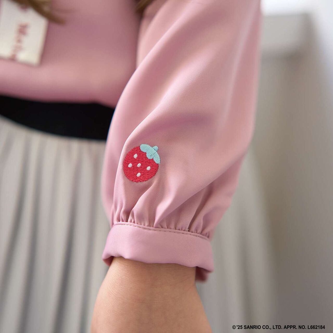 Sanrio Characters Bow Tie Blouse,Black, large image number 21