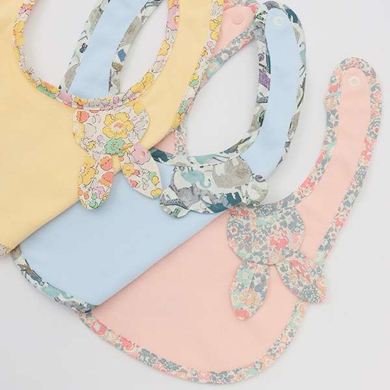 Cool Touch Usakuma Bib,Pink, large image number 5