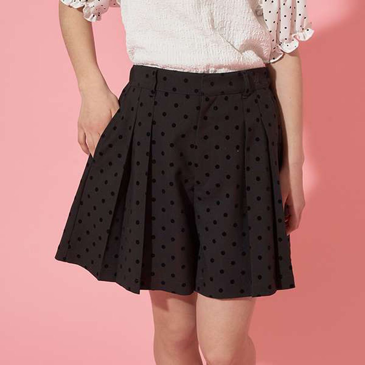 [AMI] Side Pleats Shorts,Black, large image number 5