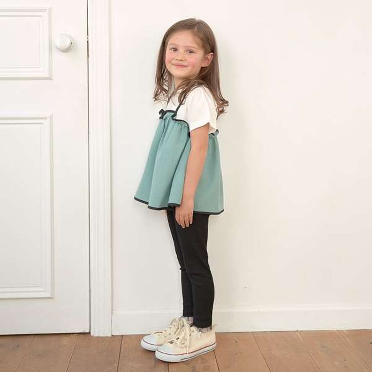 Bi-Color Camisole Docking Top,Cream, large image number 8