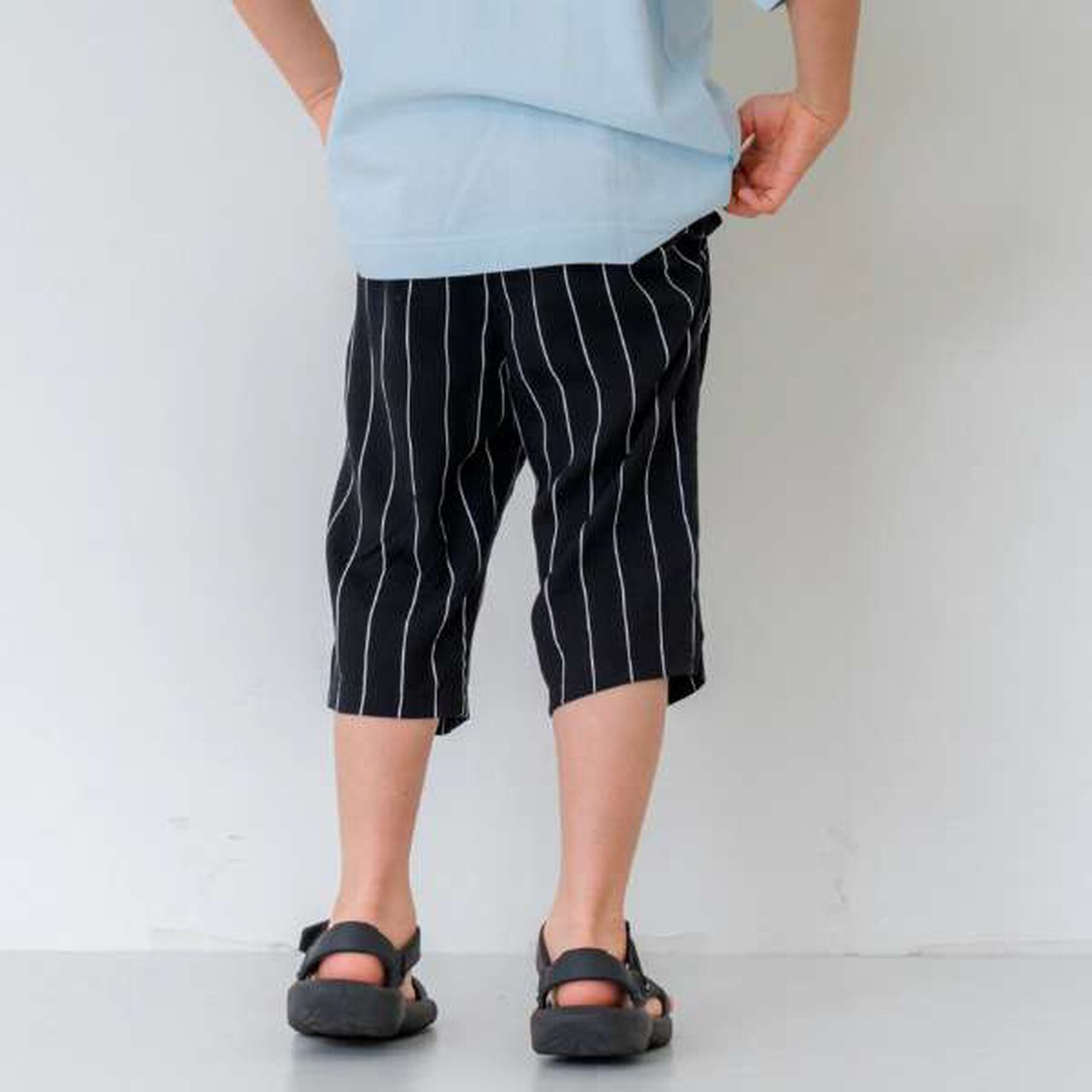 [Cool Touch] Relaxed One-Mile 7/8 Pants,Charcoal gray, large image number 18