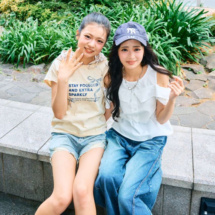 [LTXC/Cotton 100%] Ribbon Illustration Cropped Short-Sleeve T-Shirt in Black,Cream, medium image number 3