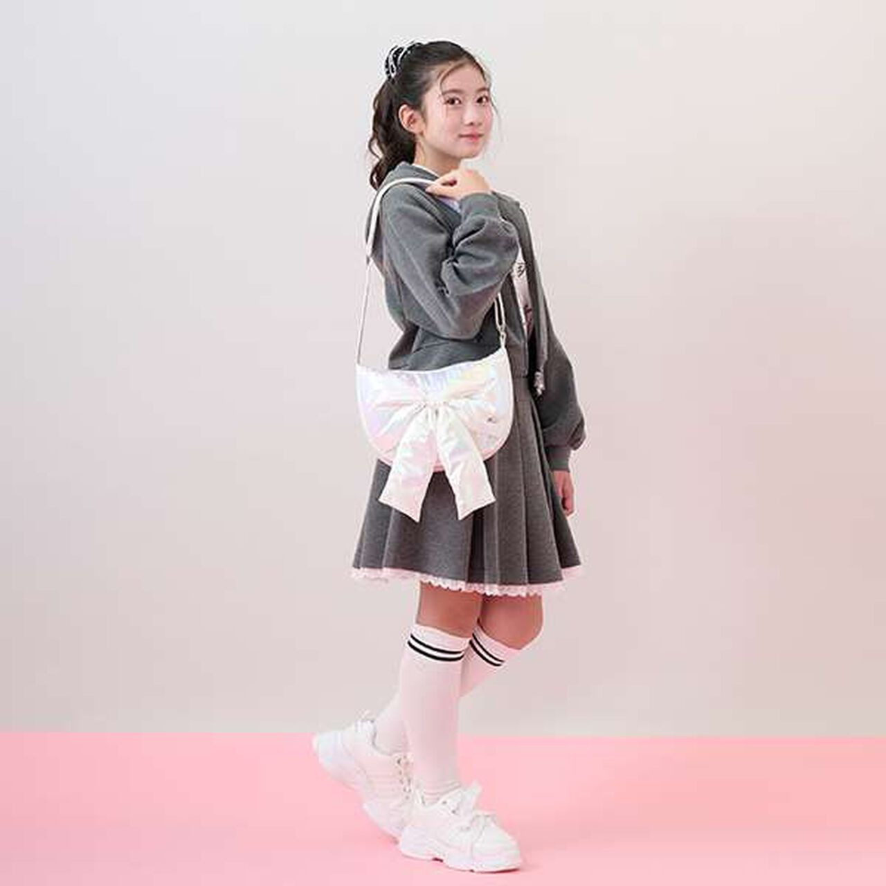 Fluffy Ribbon Crescent Shoulder Bag,Black, large image number 20