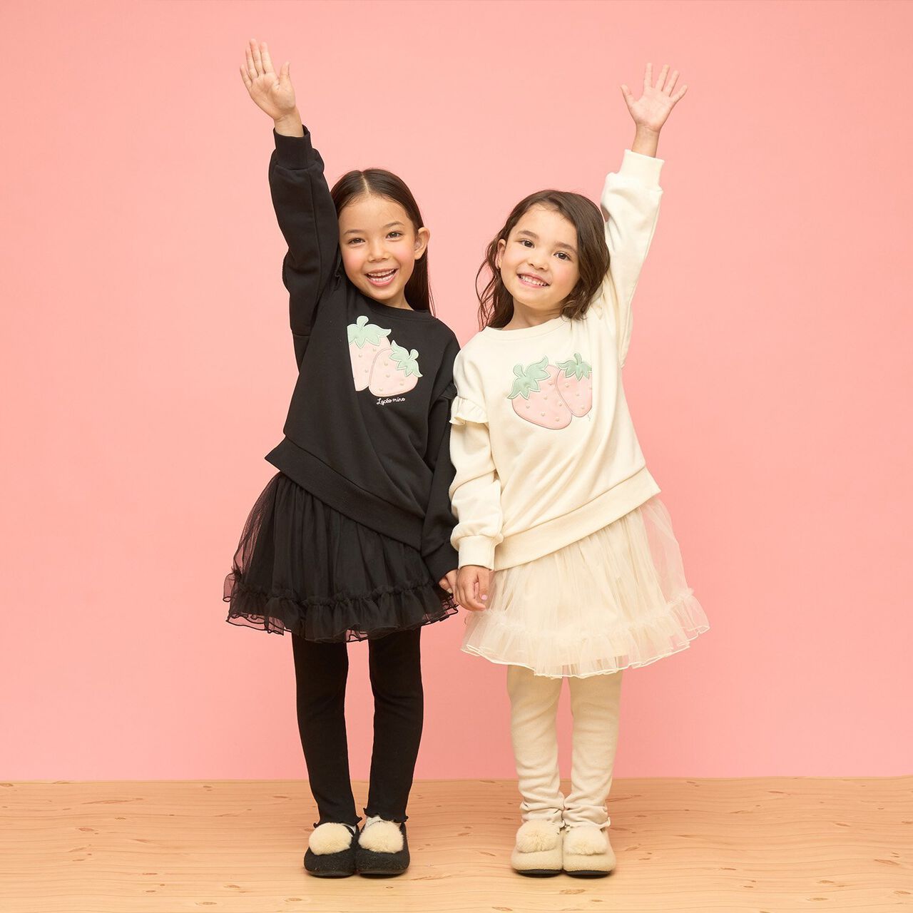 Quick-Dry Fleece Strawberry Appliqu&eacute; Sweatshirt,Black, large image number 28