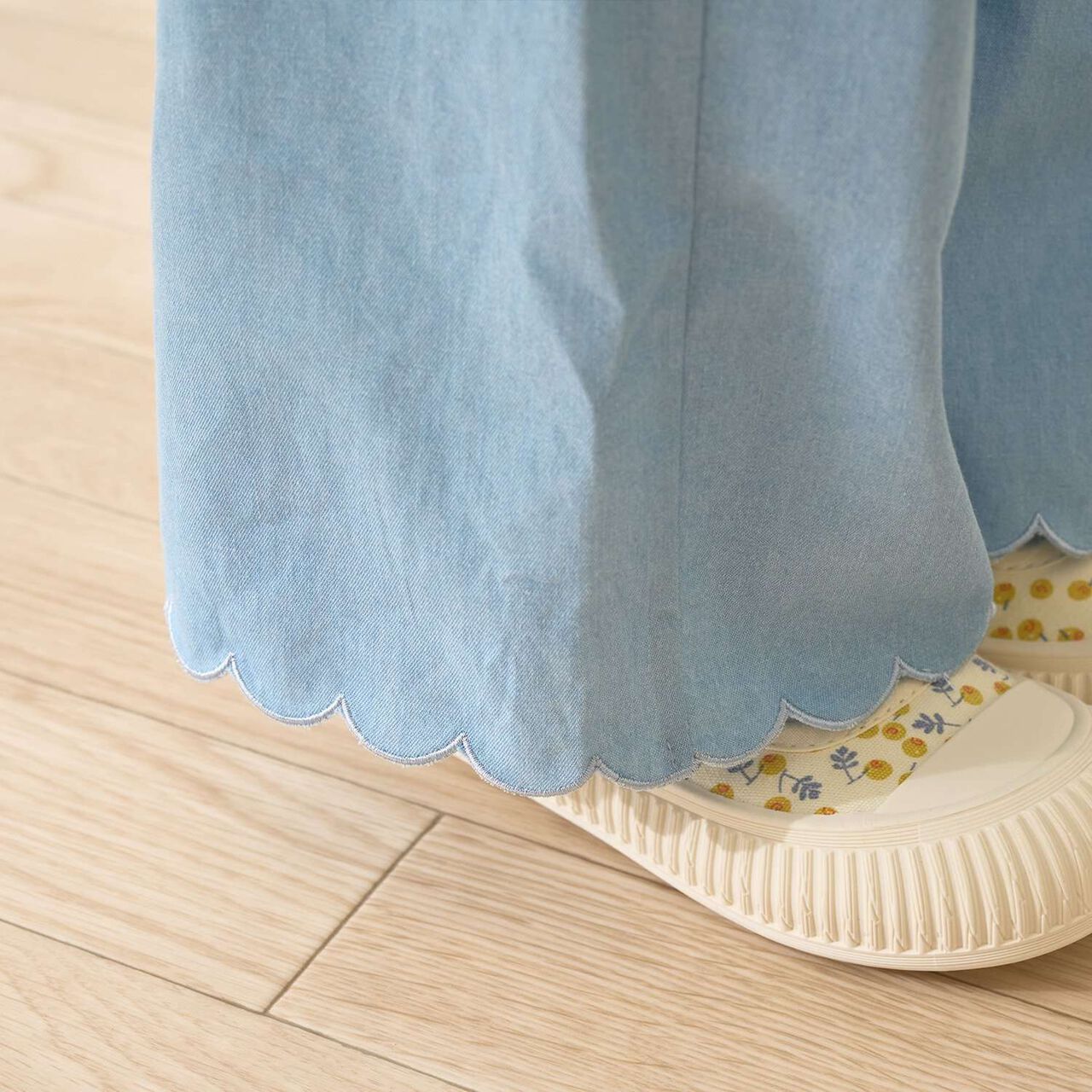 Assorted All-Over Pattern Tiered Blouse & Scallop Trim Pants Set,Emerald green, large image number 35