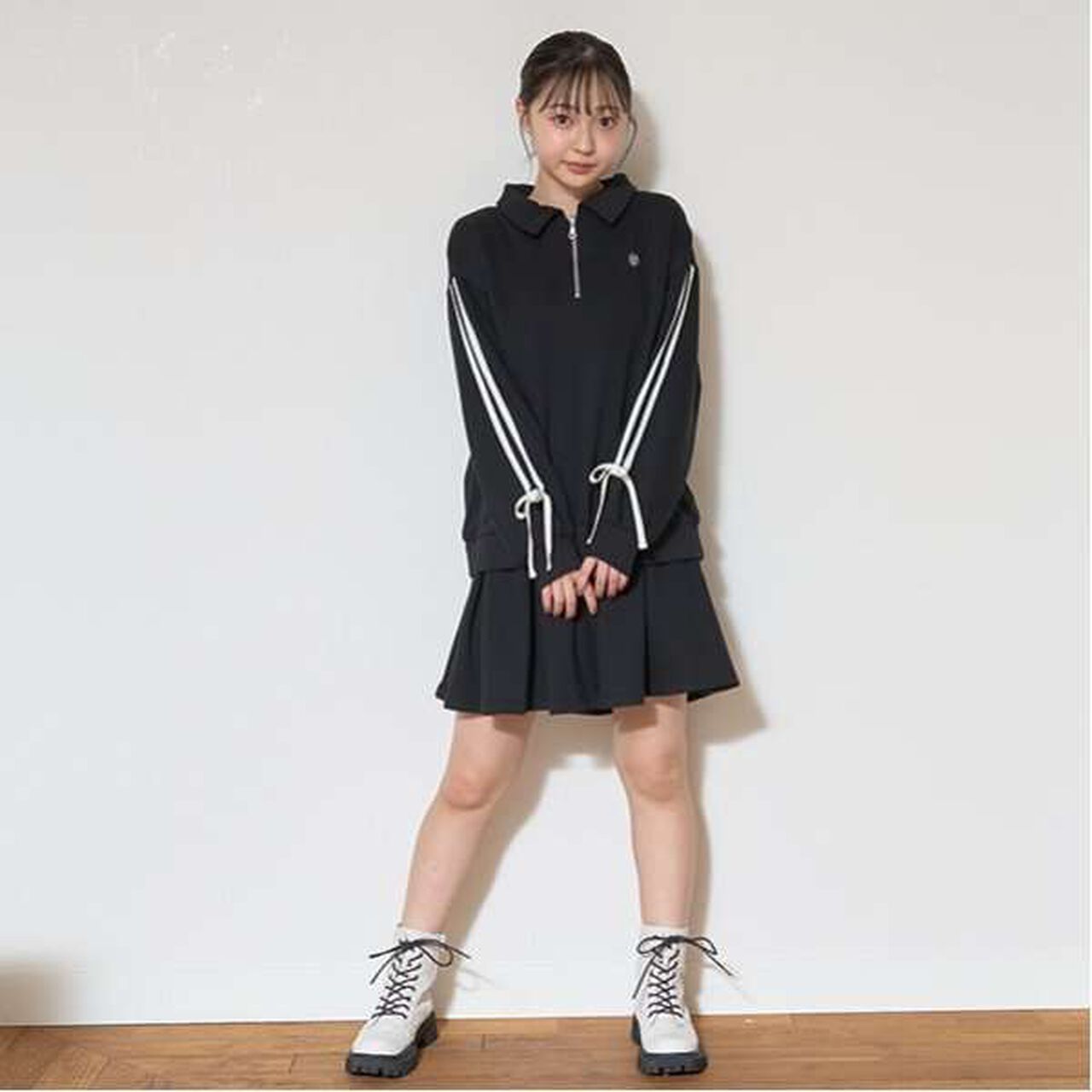 Half-Zip Pleated Set,Top gray, large image number 17