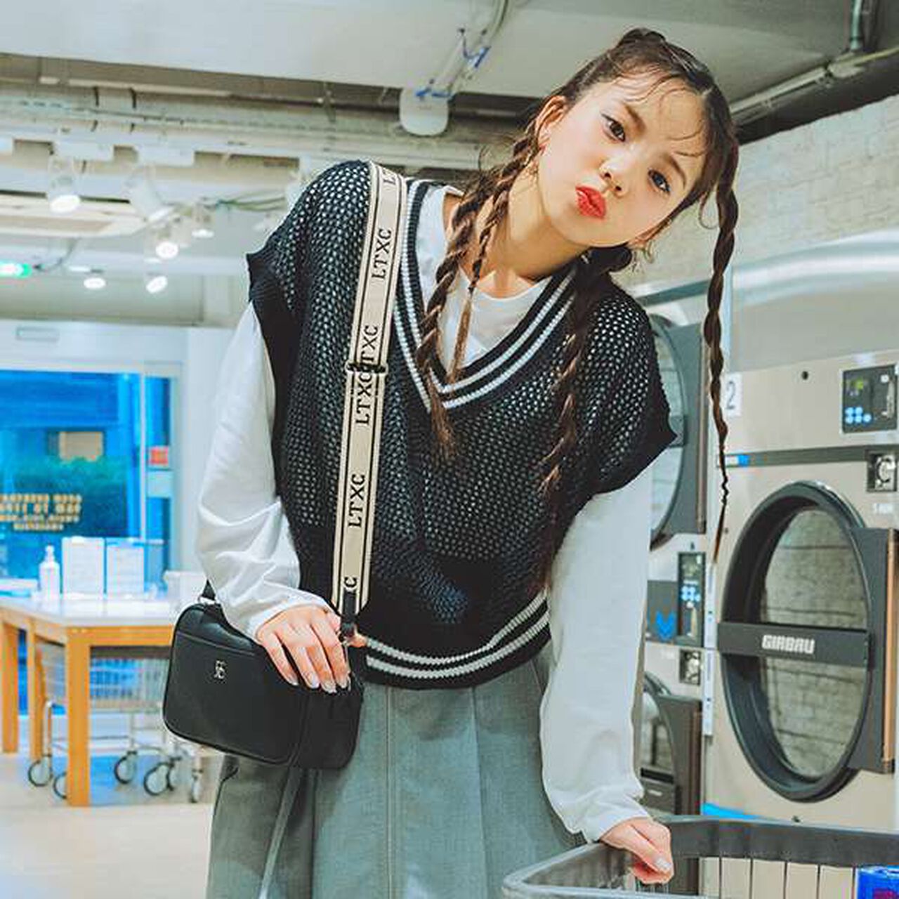 Mesh Knit Vest with Inner Lining,Black, large image number 0