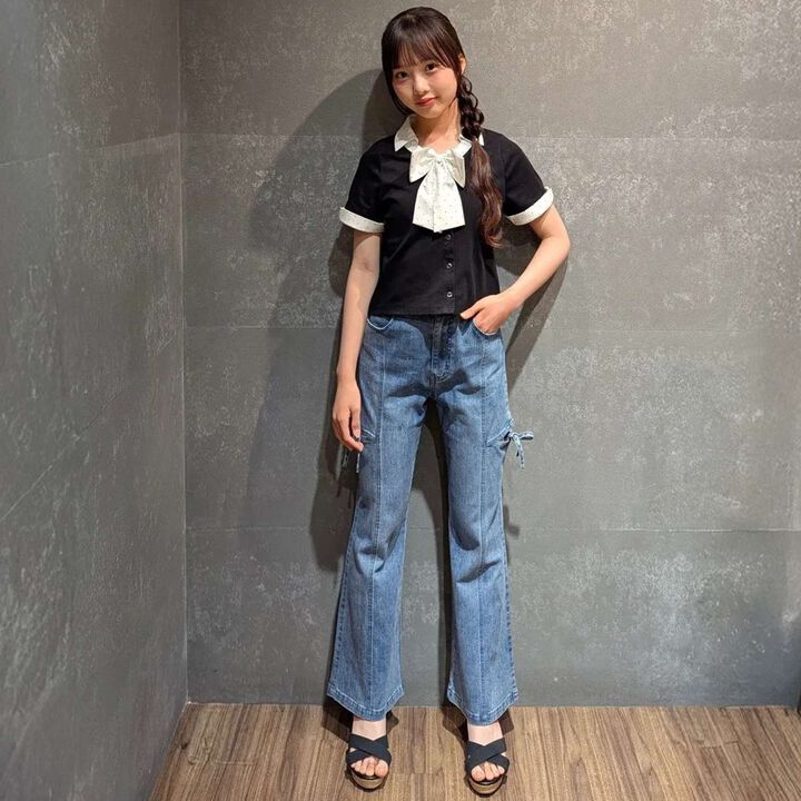 [Cool Touch] Sparkling Flare Denim Pants with Side Slits,Blue, medium image number 1