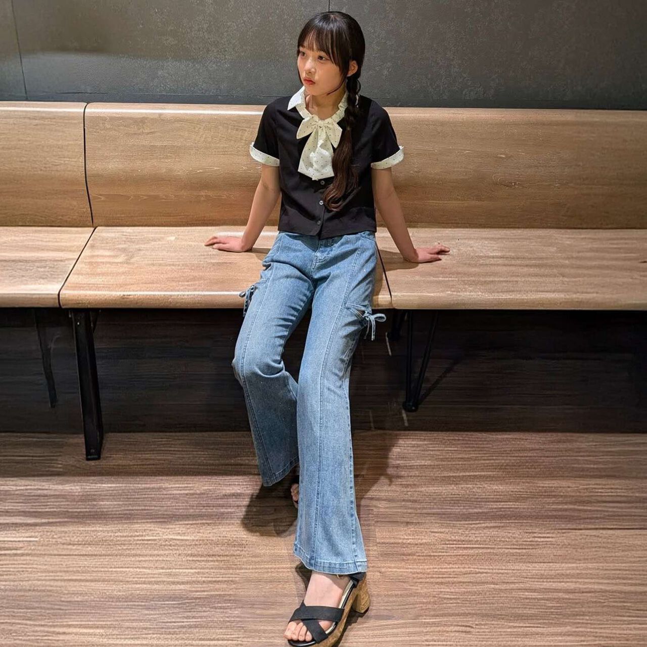 [Cool Touch] Sparkling Flare Denim Pants with Side Slits,Blue, large image number 2