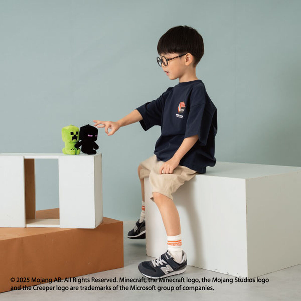 [Minecraft] Kids Weapon Tee,Charcoal gray, large image number 9