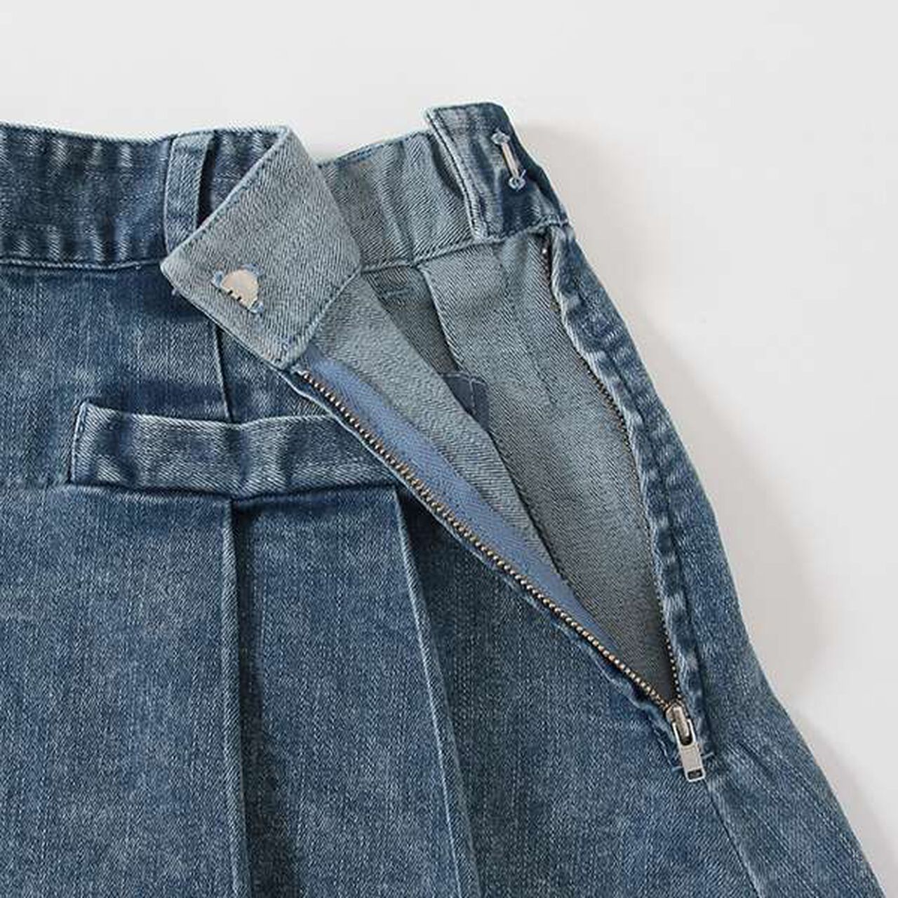 [AMI] Denim Skirt with Side Tuck Belt & Inner Pants Set,Blue, large image number 16