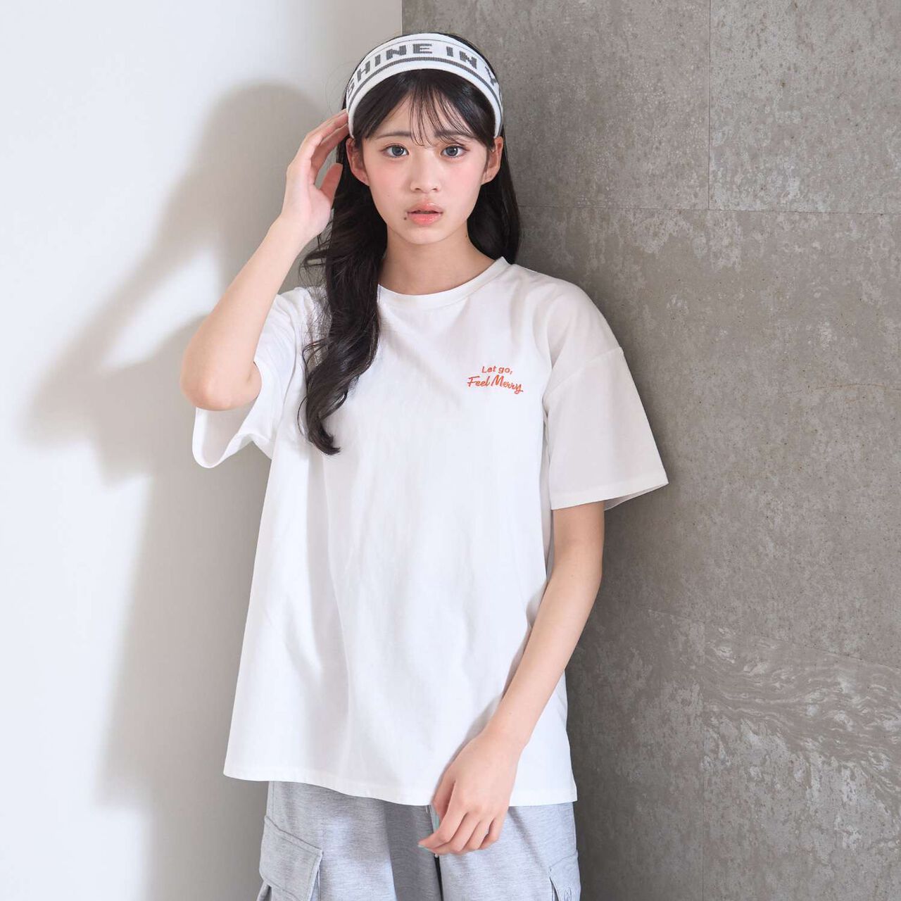 Hood Motif Loose Embroidered Short Sleeve T-Shirt,Smoke white, large image number 6