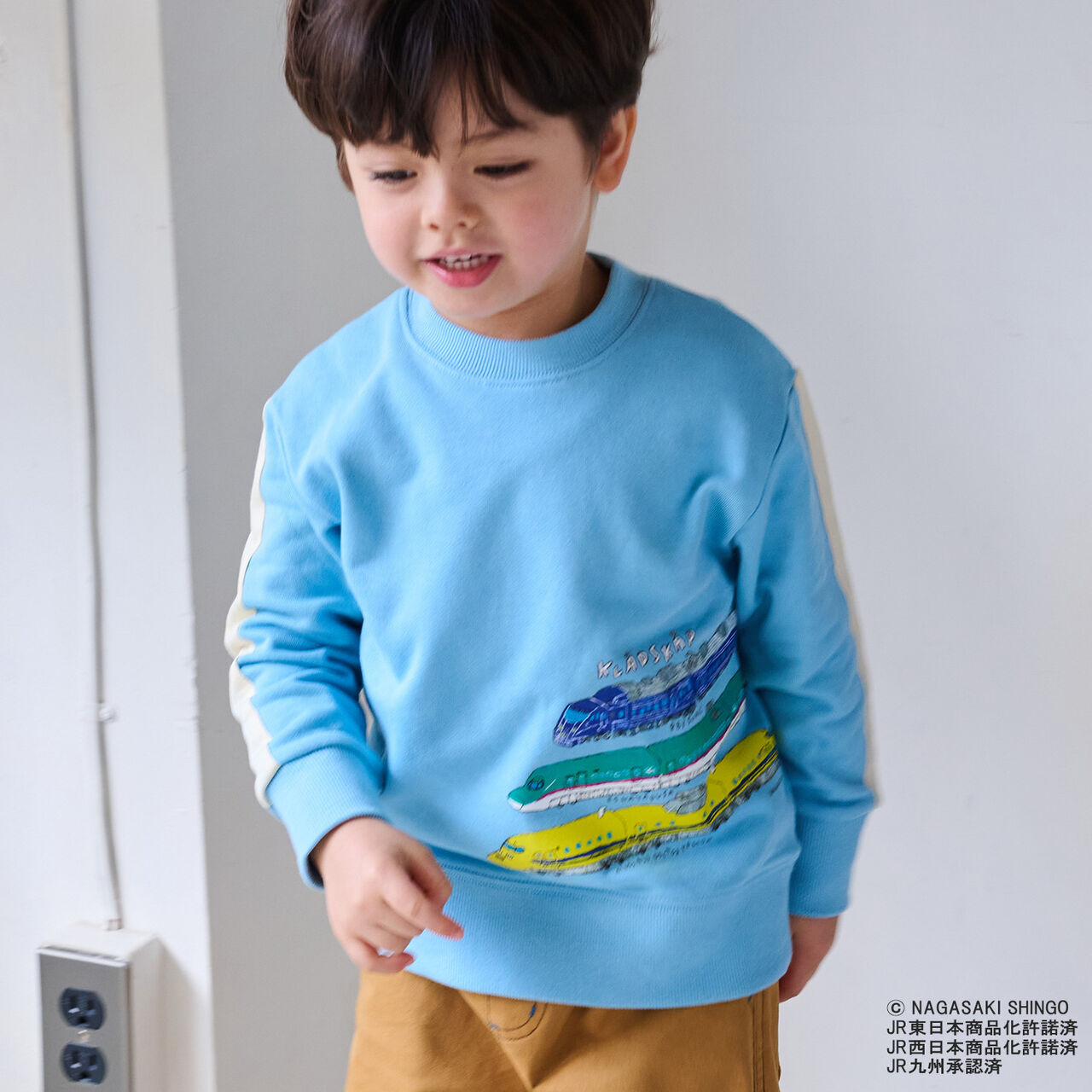 Side-Stripe Sleeve Sweatshirt with Train Design,Ivory, large image number 1
