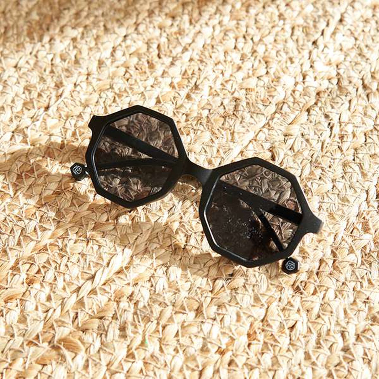 Octagon Sunglasses,White, large image number 13