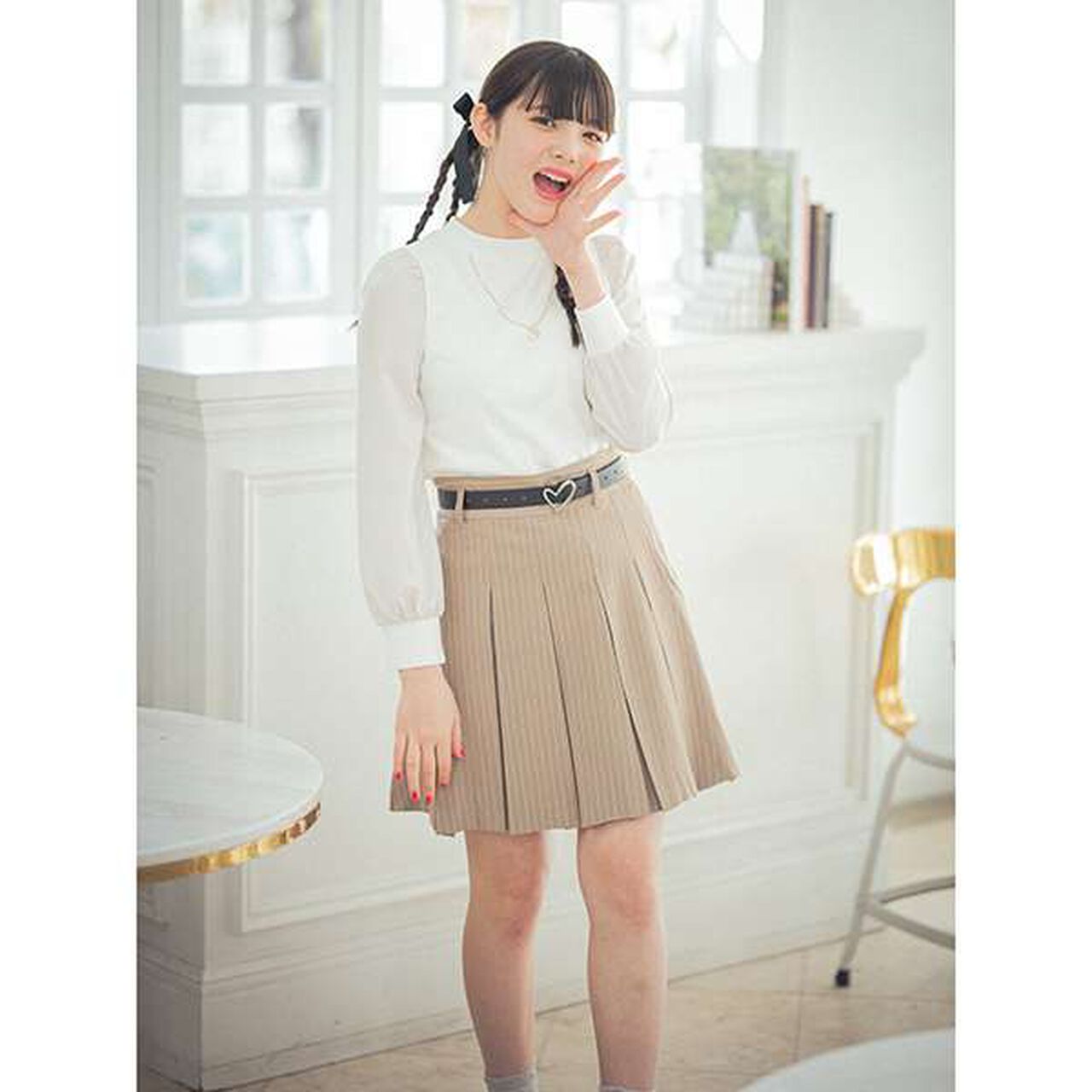 Pleated Skirt with Heart Buckle Belt (with Spats),Beige, large image number 8