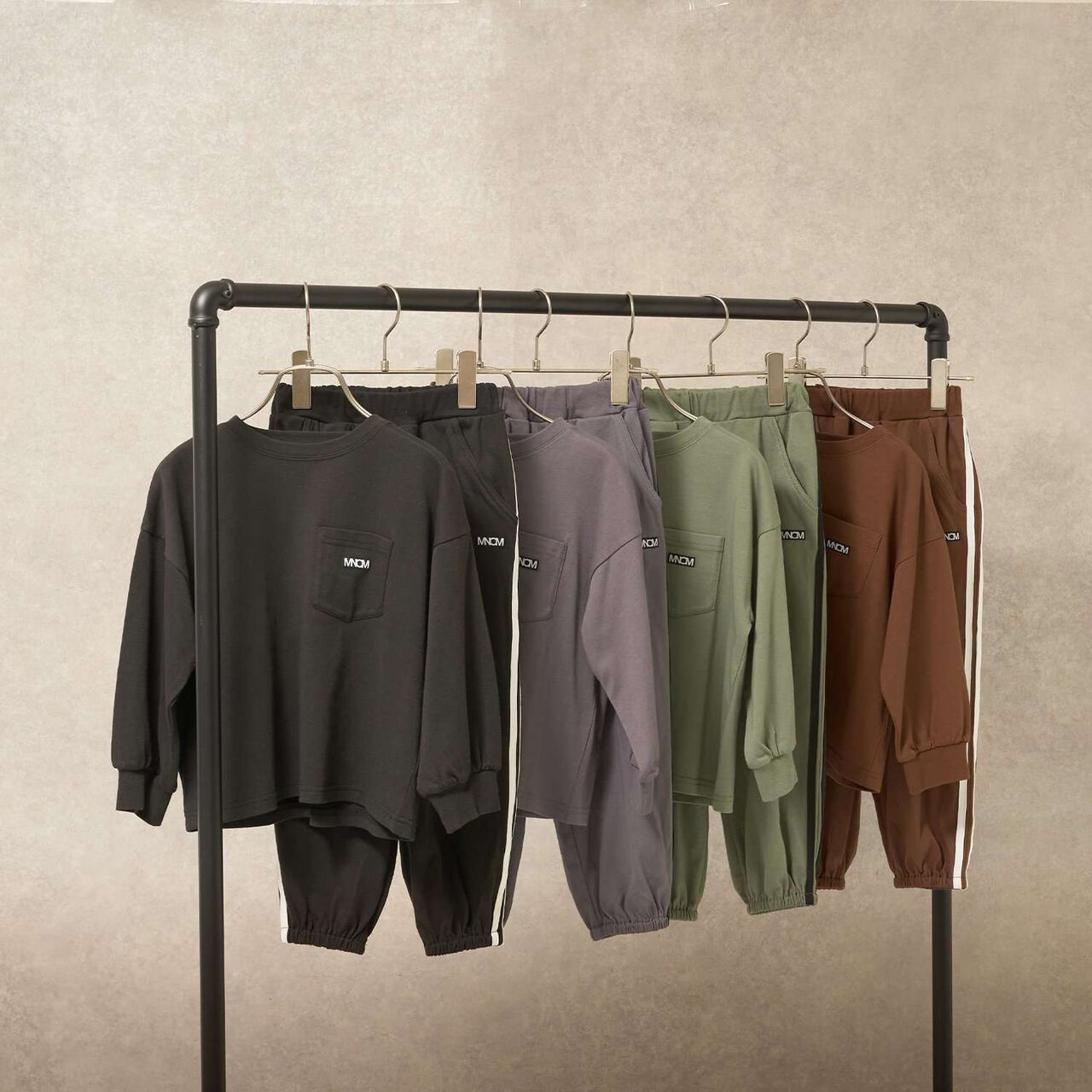 [MNCM] [Coordinatable Setup] [Kaiteki Tenjiku] Oversized Silhouette Side Line Pants,Dark brown, large image number 15