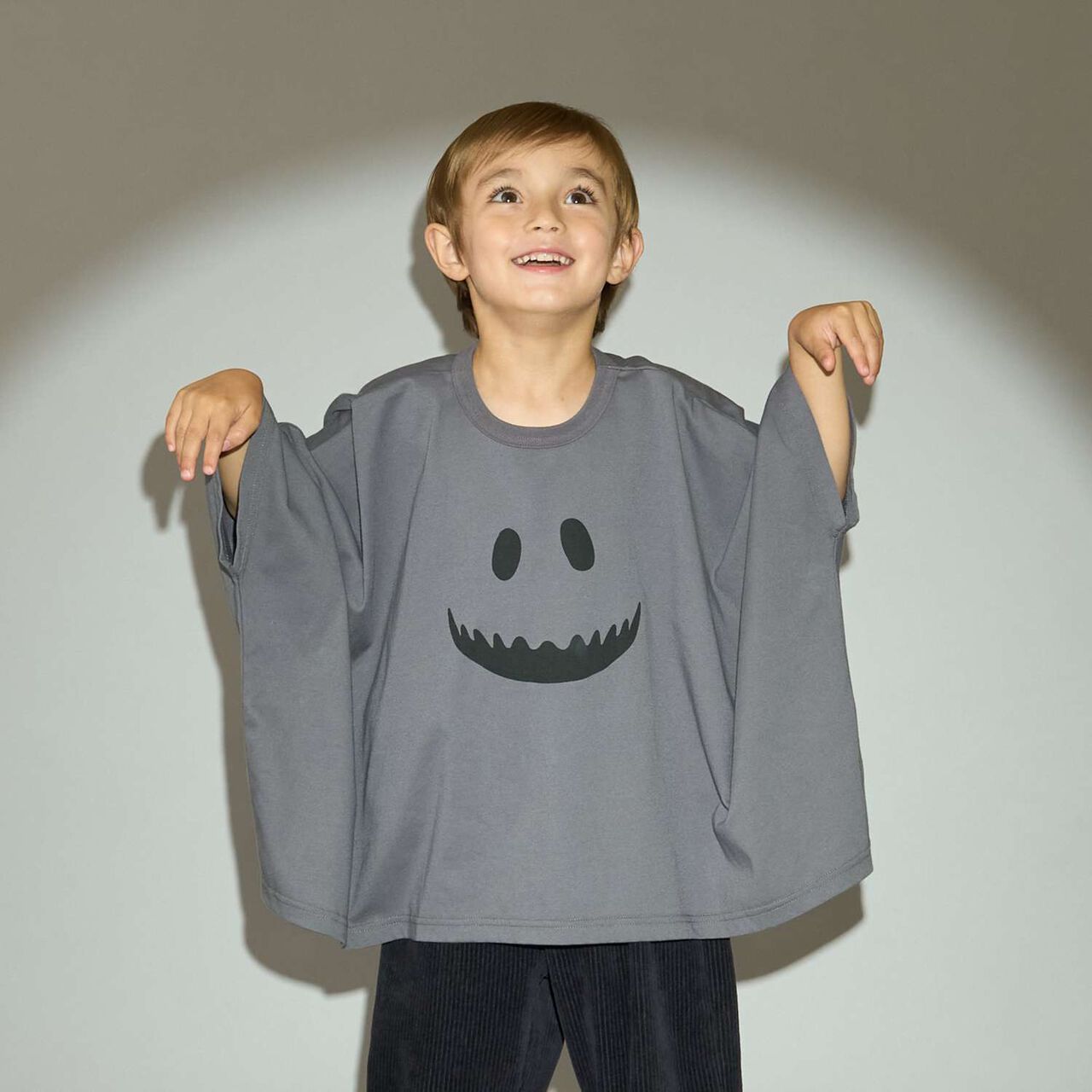 [Halloween] [Kaiteki Tenjiku] Transforming Ghost T-Shirt,Charcoal gray, large image number 0