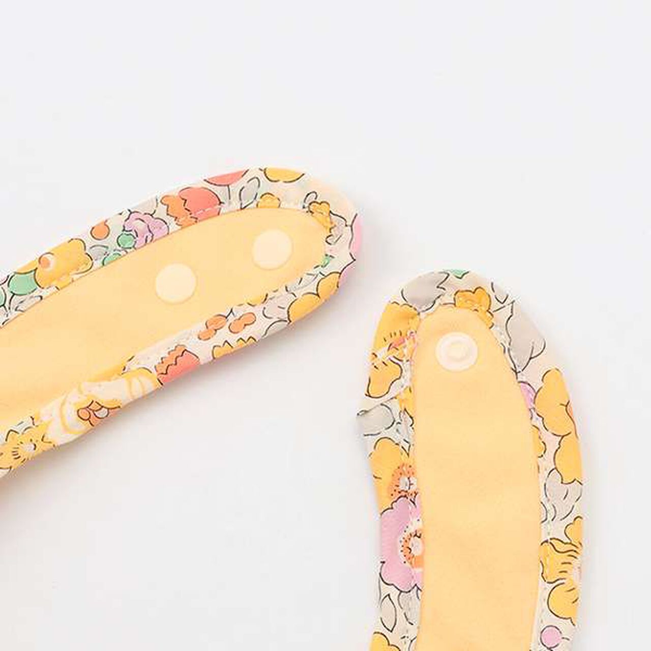 Cool Touch Usakuma Bib,Pink, large image number 2