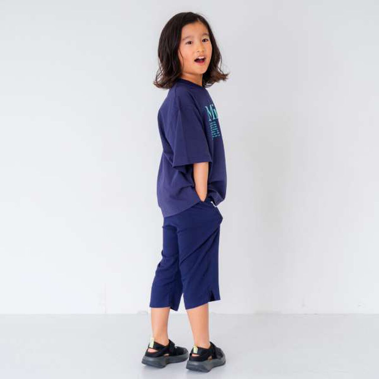 [Cool Touch] Relaxed One-Mile 7/8 Pants,Charcoal gray, large image number 12