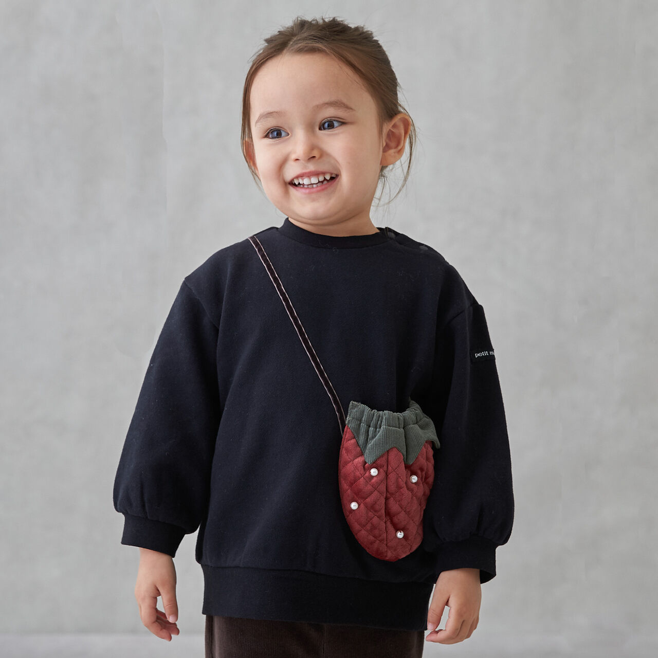 Wool Lined Strawberry Small Shoulder Bag Sweatshirt,Black, large image number 0