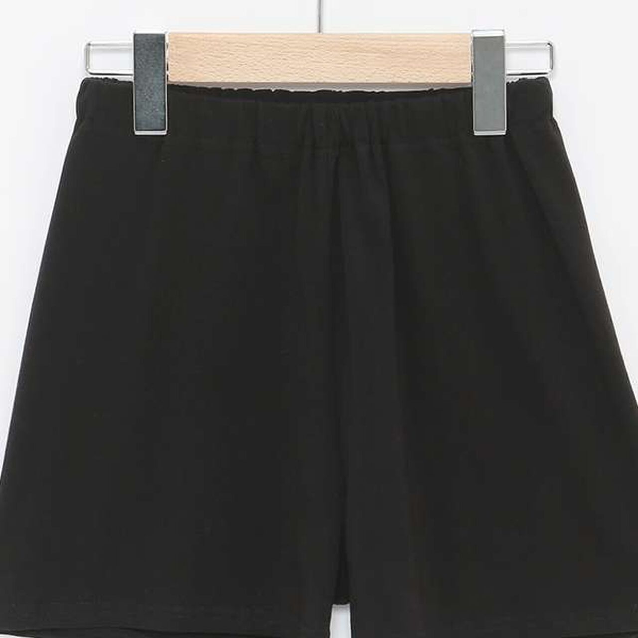 Pleated Skirt with Heart Buckle Belt (with Spats),Beige, large image number 3