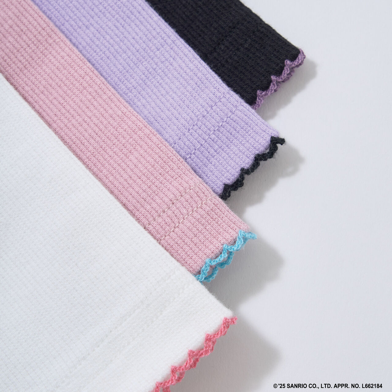 Sanrio Characters One-Point Embroidery Top,Black, large image number 3