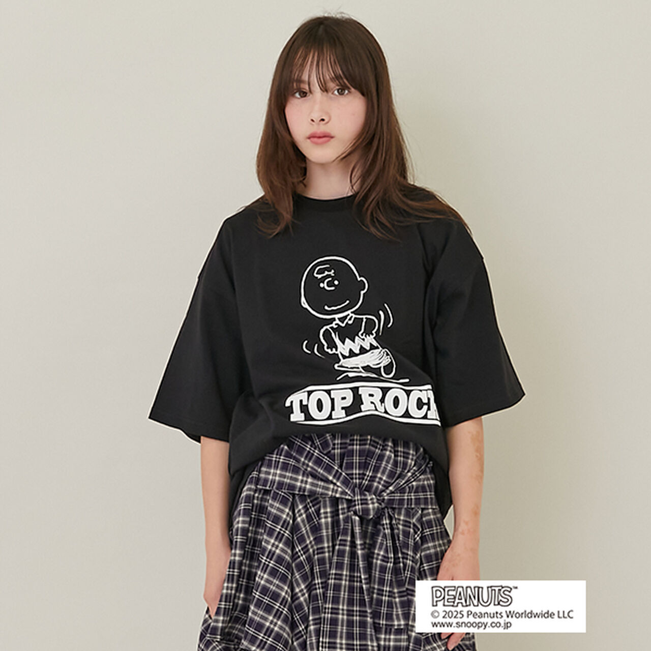 [GLSW.] [PEANUTS] Charlie Brown Top Lock Front Print T-Shirt,Black, large image number 0
