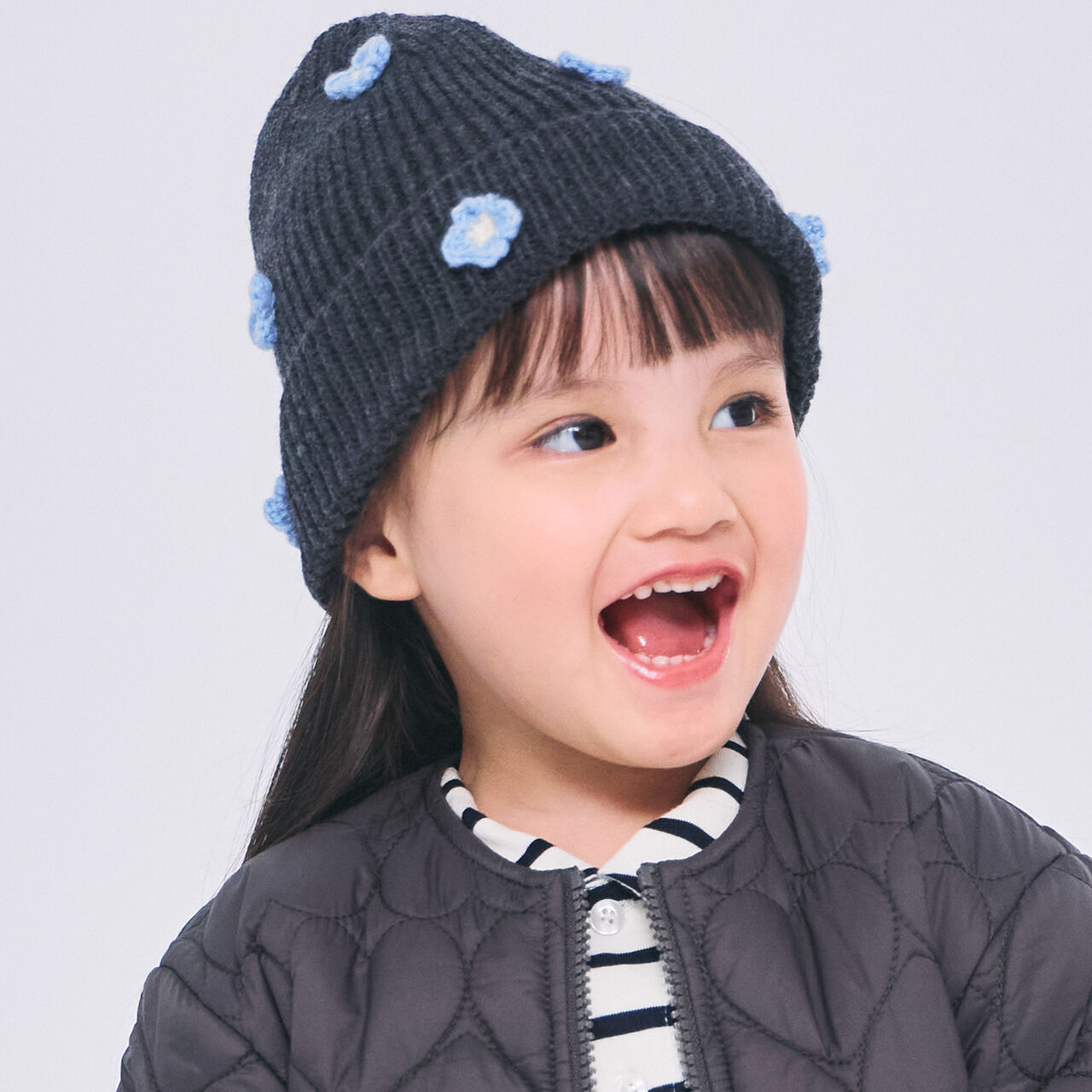 Flower Knit Beanie,Charcoal gray, large image number 0
