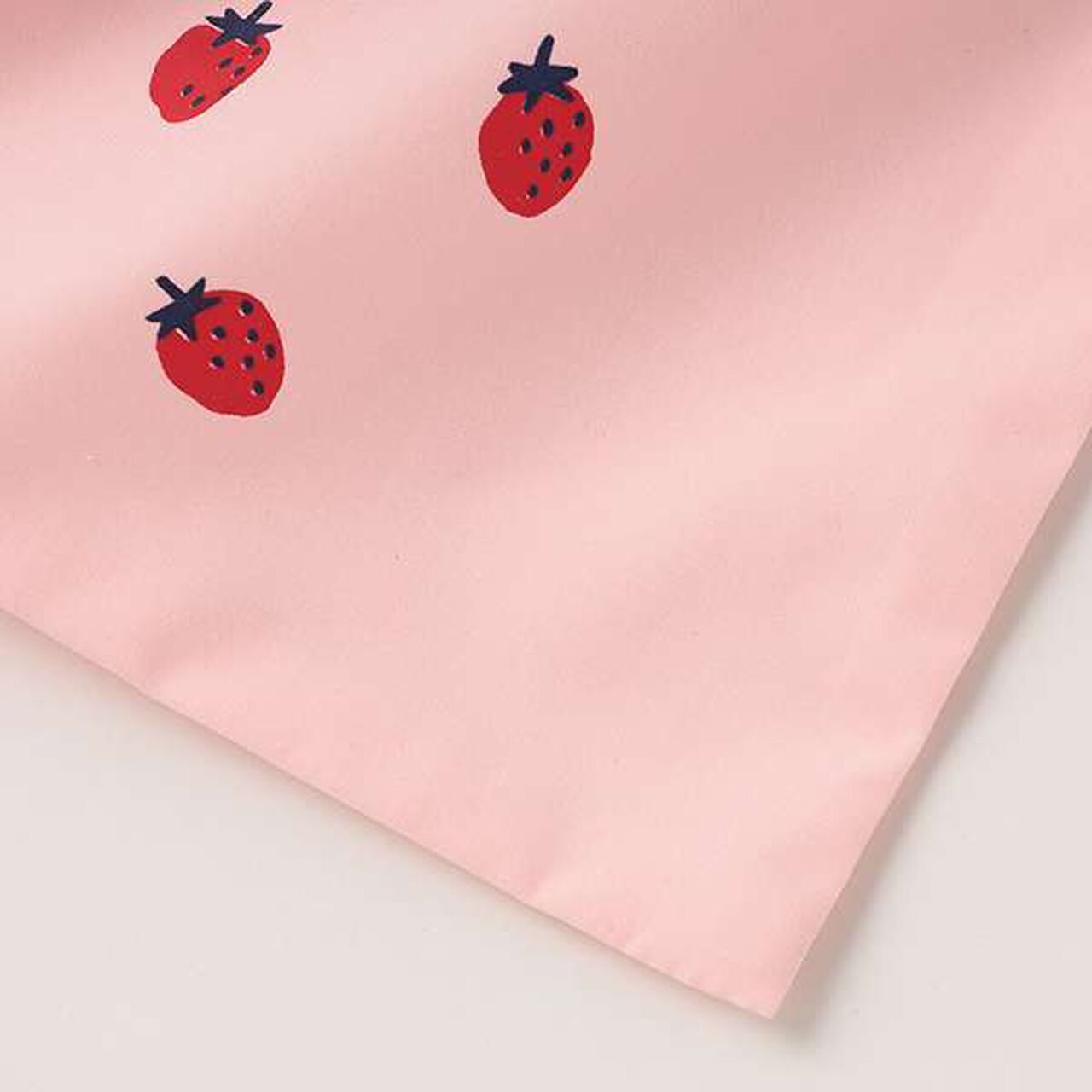 [Web Exclusive] Sense of Wonder Strawberry Print Drawstring Bag,Navy, large image number 2