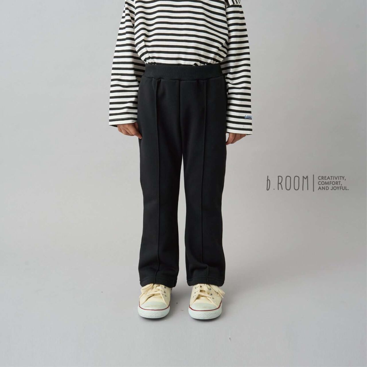 [Daily Standard Wear] [Quick-Dry Absorbent] Center Pleats Flare Sweatpants,Black, large image number 0