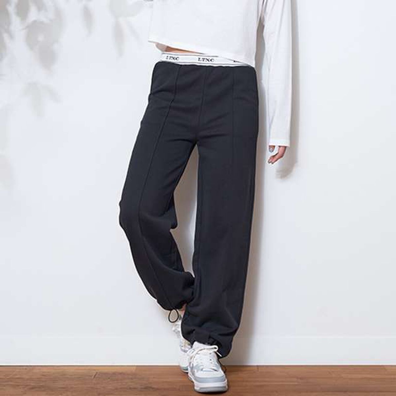 [LTXC] Quick-Dry Absorbent Waist Logo Sweatpants,Smoke white, large image number 14