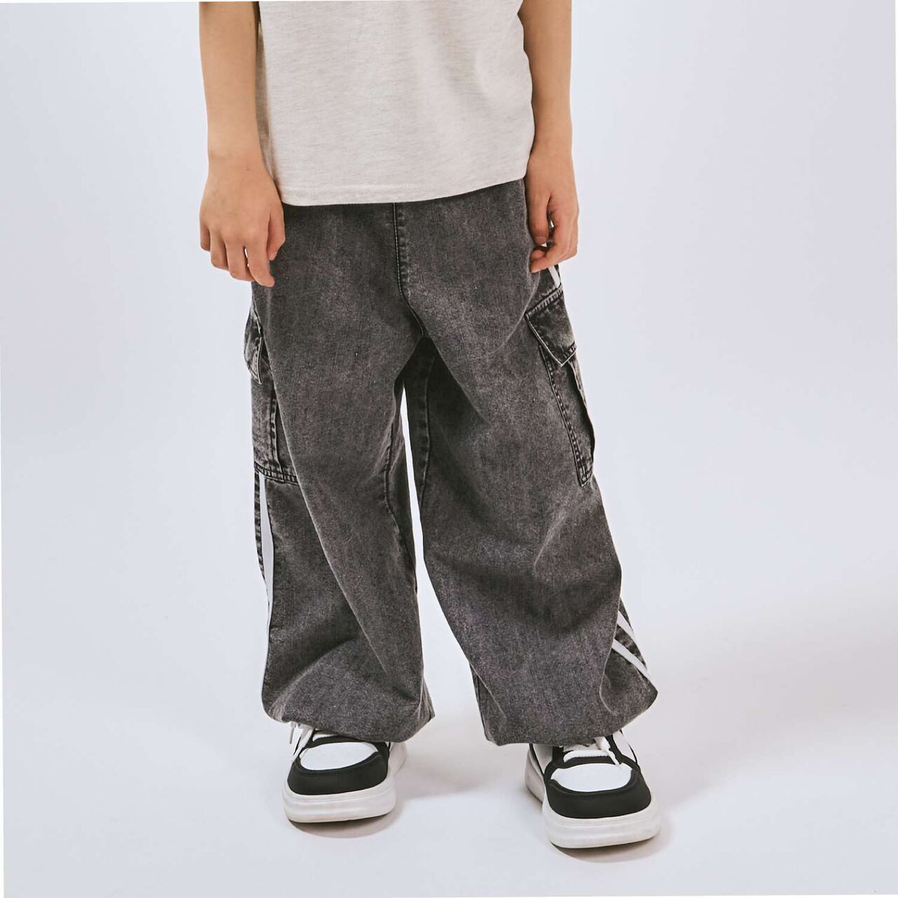 [Elastic Hem] Striped Denim Cargo Pants,Black, large image number 0