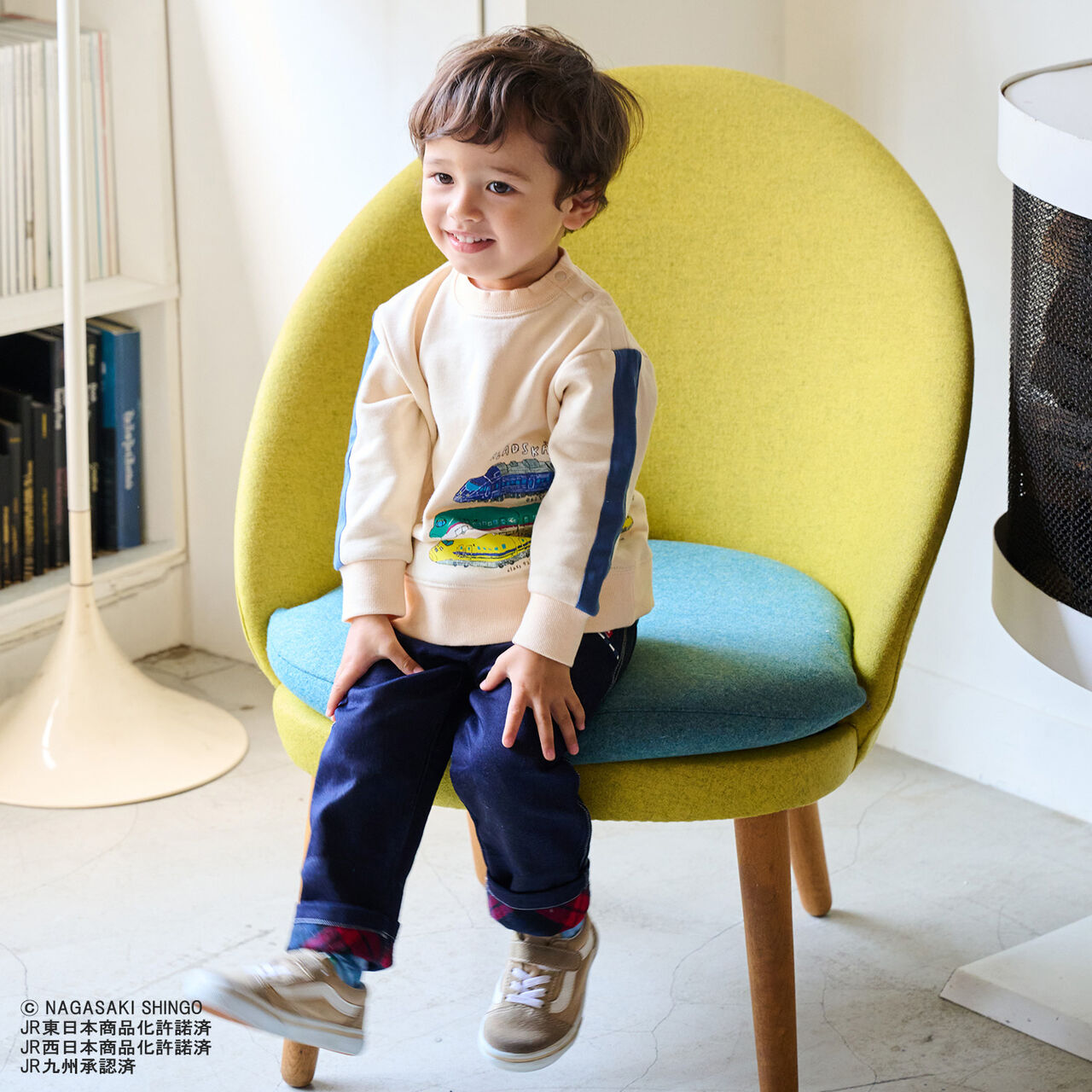 Side-Stripe Sleeve Sweatshirt with Train Design,Ivory, large image number 8
