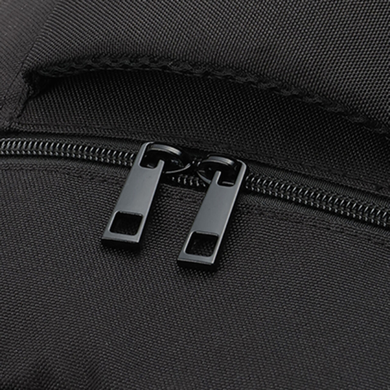 Round Pouch Backpack,Black, large image number 19