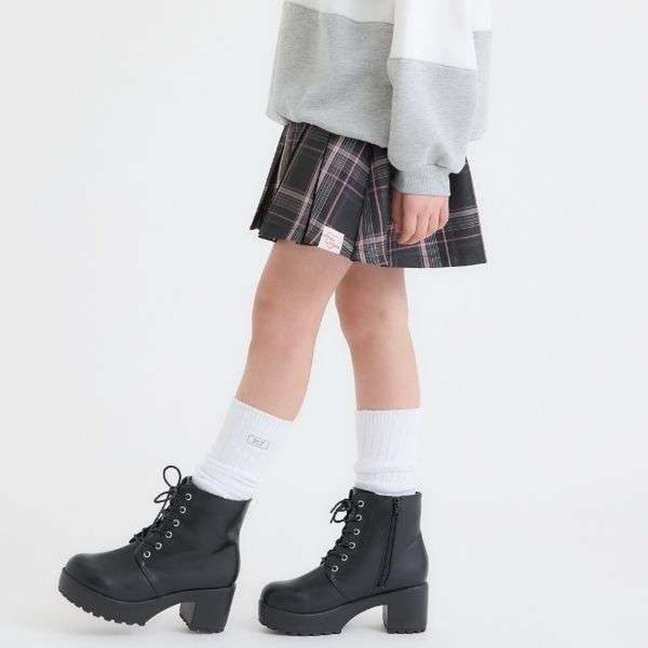 [Easy Care] Checkered Front Pleated Skirt,Black, large image number 1