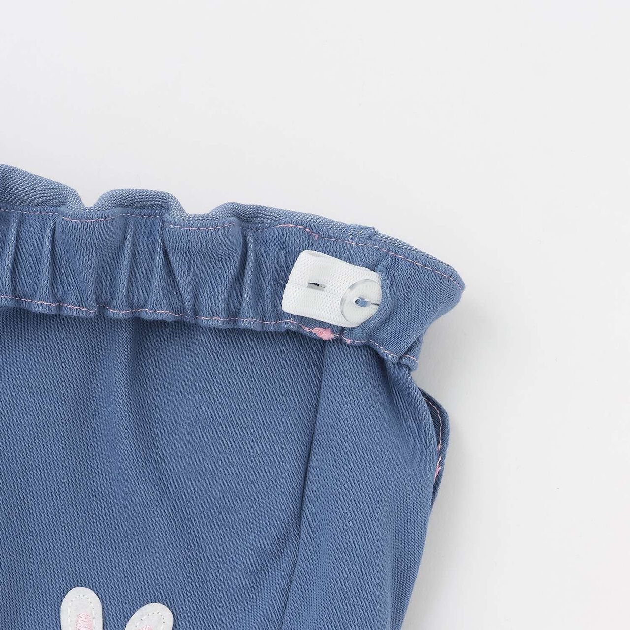 Rabbit Embroidered Shorts,Pearl white, large image number 3